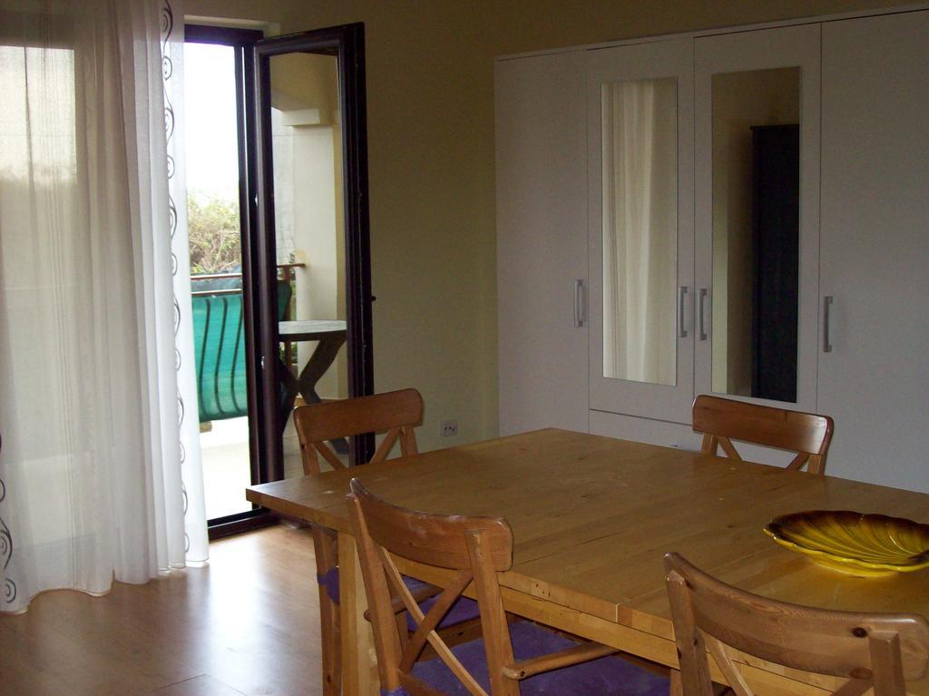 Apartment Monfiorenzo 11 로비니 외부 사진